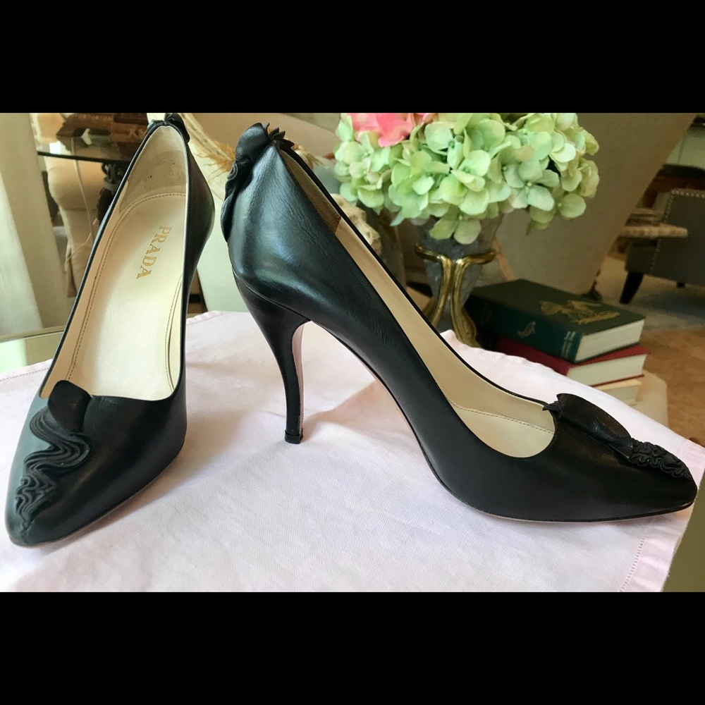PRADA Heels size 37 Pumps Black Classic Style - Picture 1 of 9
